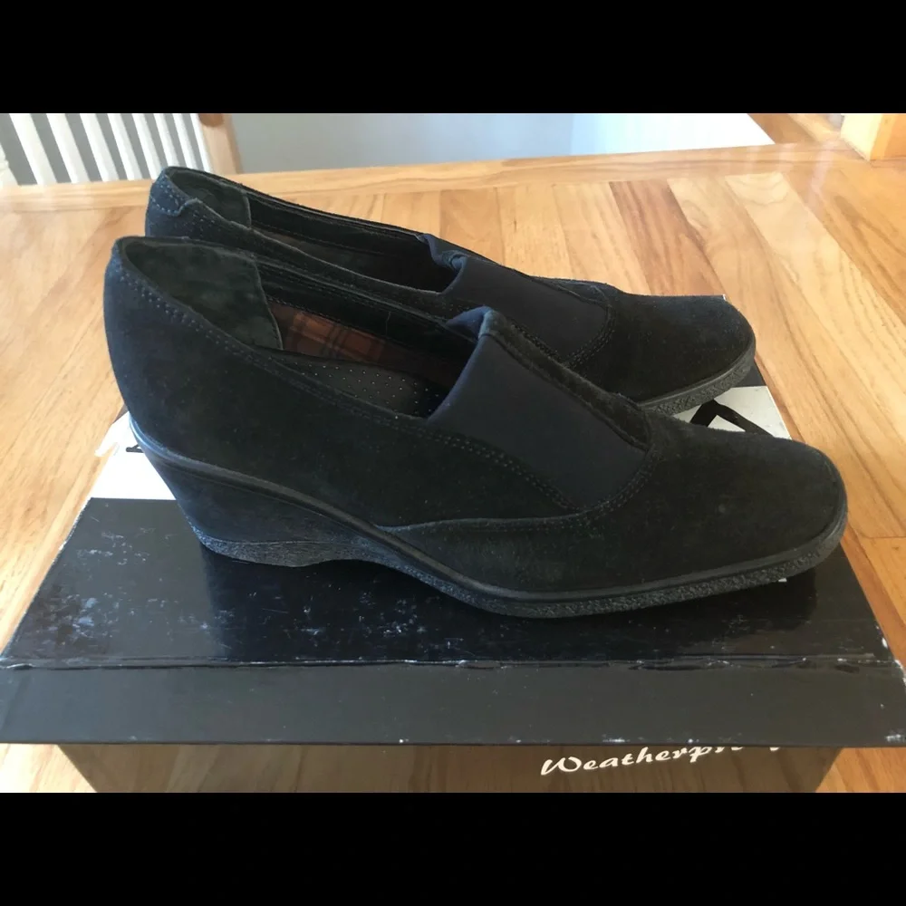 Aquatalia black suede wedge shoes size 6.5